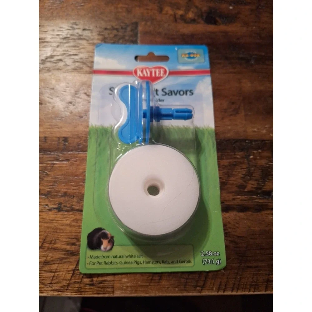 Kaytee Super Natural White Salt Savor with Holder ‎ 2